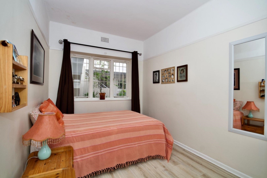 2 Bedroom Property for Sale in Vredehoek Western Cape